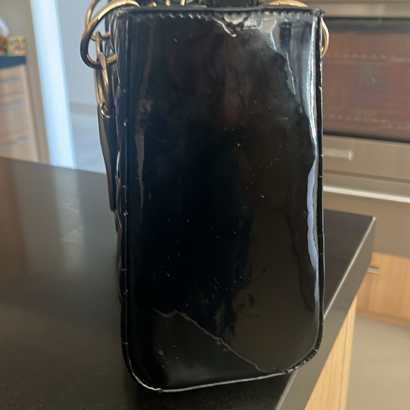 Black patent leather river Island handbag with gold trim and Crossbody strap - Picture 2 of 6